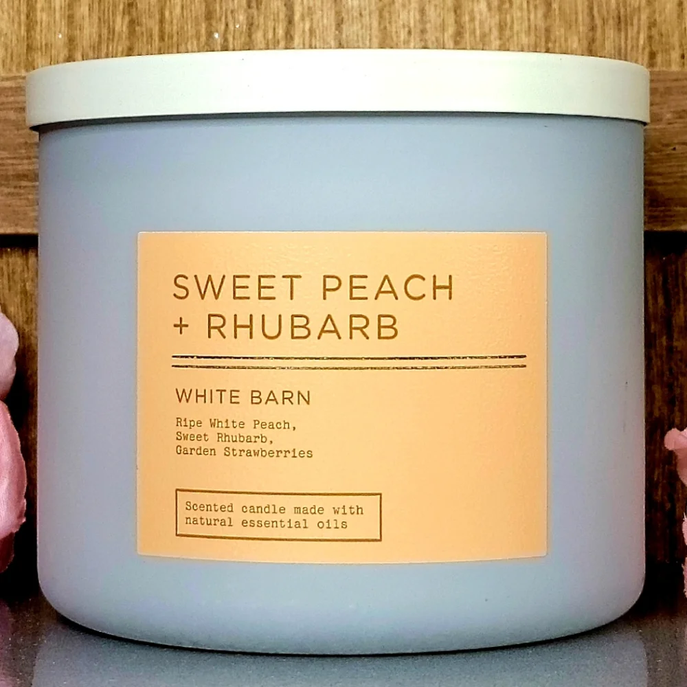 (TEST STORE EXCLUSIVE!!) B&BW Sweet Peach & Rhubarb 3-Wick Candle